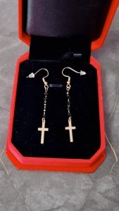 gold earrings made of stainless steel