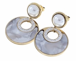 gold earrings made of stainless steel