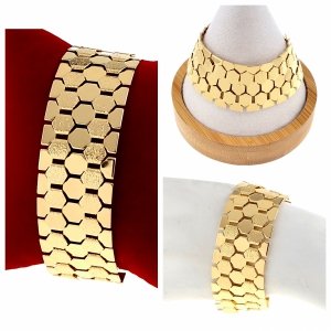 gold bracelet for a gold-plated leg