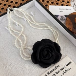 Pas26 Naszyjnik choker 35+5cm perełki róża 