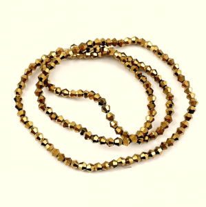 3765 Przezroczyste, galwanizowane koraliki szklane, pasma, pełne, fasetowane, dwustożkowe, platerowane antycznym brązem, 2,9~3,3 x 2,5 mm, otwór: 0,7 mm, około 135~140 szt./pasmo, 38~40 cm