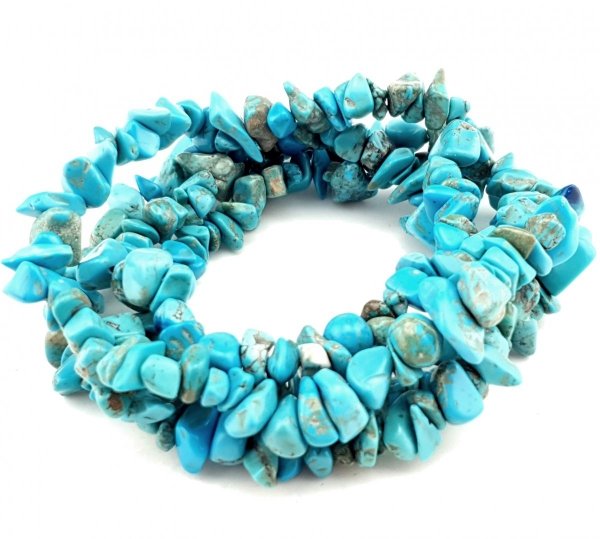 ein Strang aus Steinen zur Herstellung von Schmuck