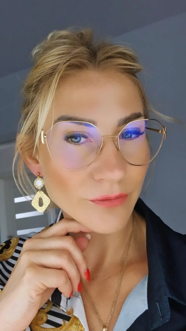 goldene Ohrringe aus Edelstahl