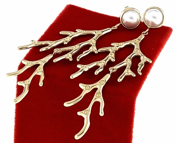 goldene Ohrringe aus Edelstahl