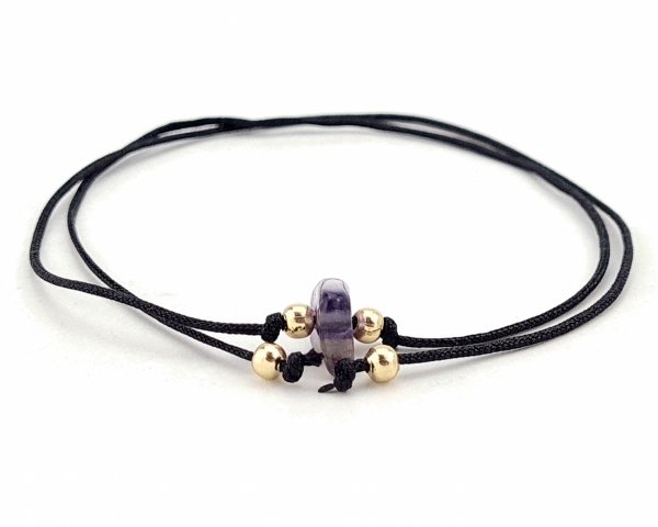 GOLDENES ARMBAND MIT EDELSTAHL