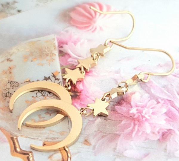 goldene Ohrringe aus Edelstahl