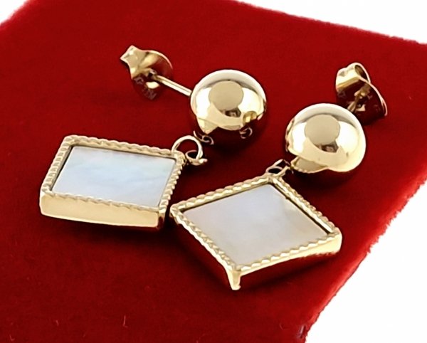 goldene Ohrringe aus Edelstahl