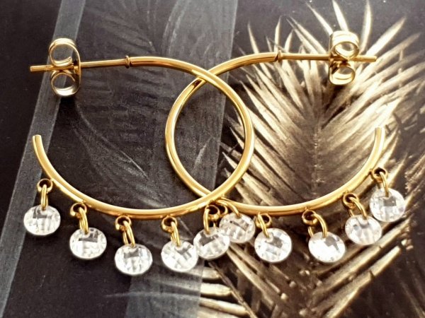 goldene Ohrringe aus Edelstahl
