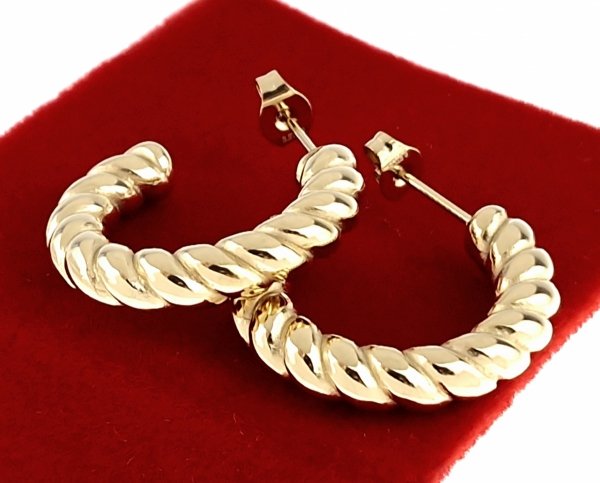 goldene Ohrringe aus Edelstahl