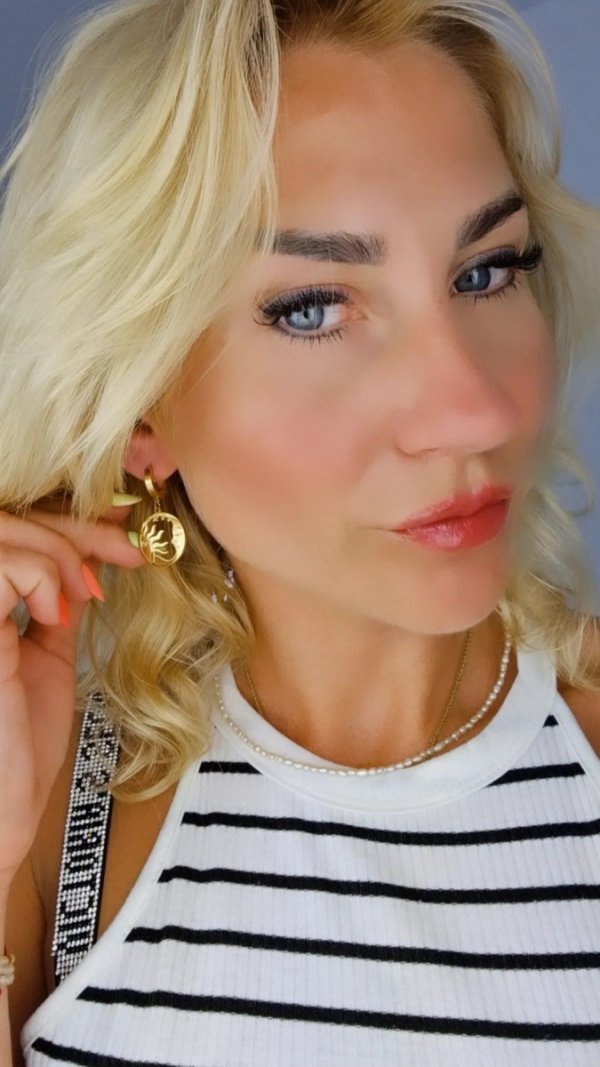 goldene Ohrringe aus Edelstahl