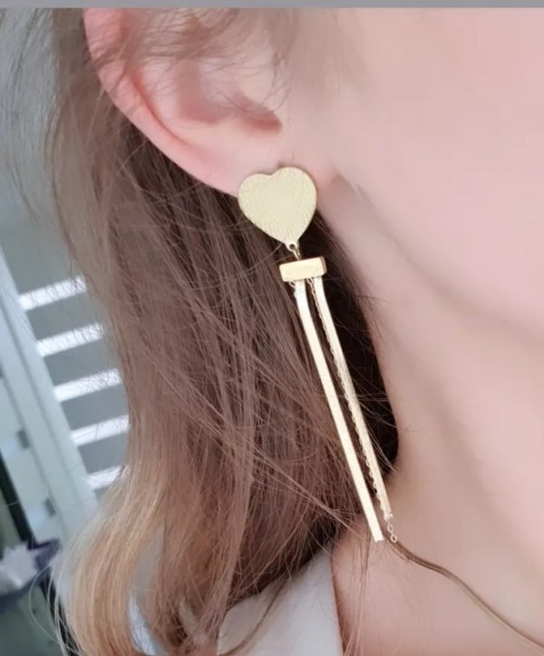 goldene Ohrringe aus Edelstahl