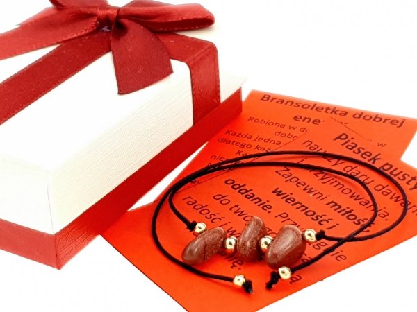 GOLDENES ARMBAND MIT EDELSTAHL