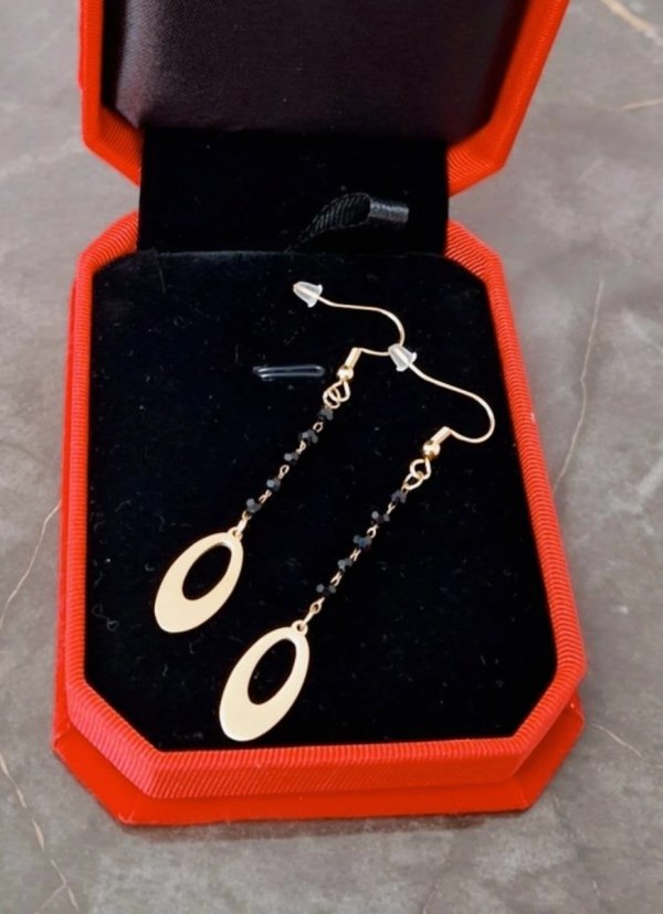 goldene Ohrringe aus Edelstahl
