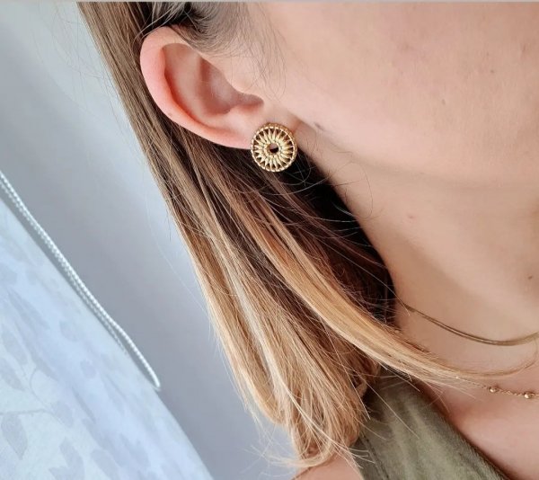 goldene Ohrringe aus Edelstahl