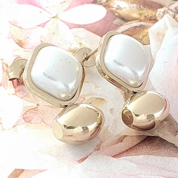 goldene Ohrringe aus Edelstahl