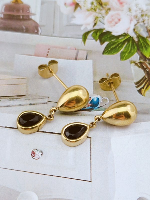 goldene Ohrringe aus Edelstahl