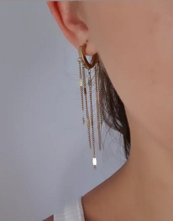 goldene Ohrringe aus Edelstahl