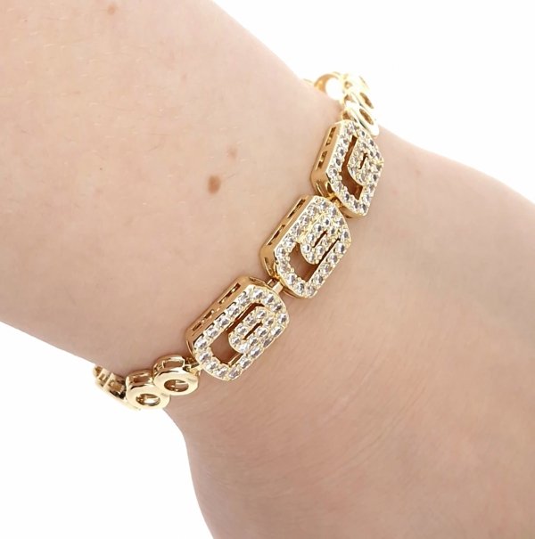 gold bracelet for a gold-plated leg
