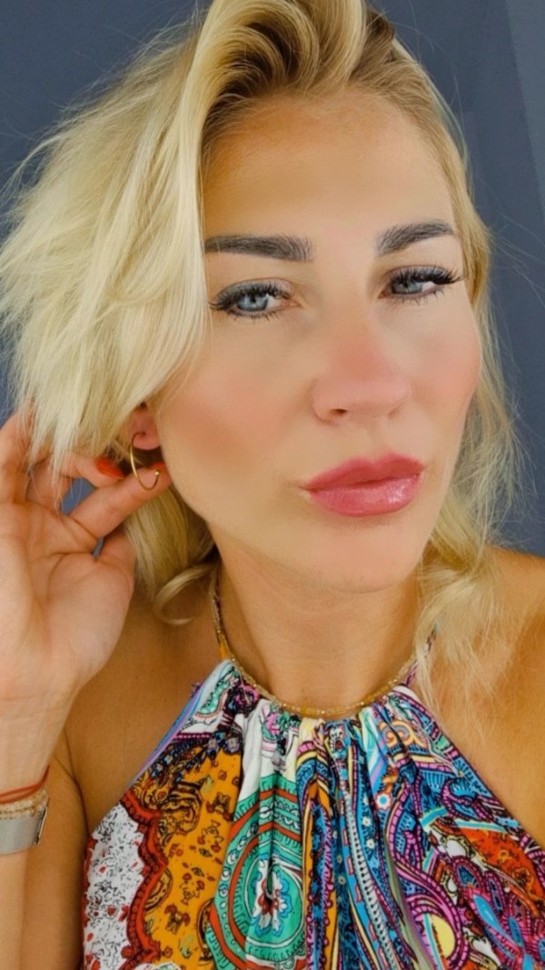 gold earrings made of stainless steel