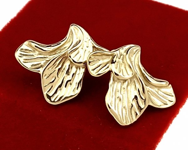 gold earrings made of stainless steel