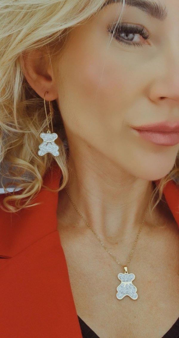 gold earrings made of stainless steel