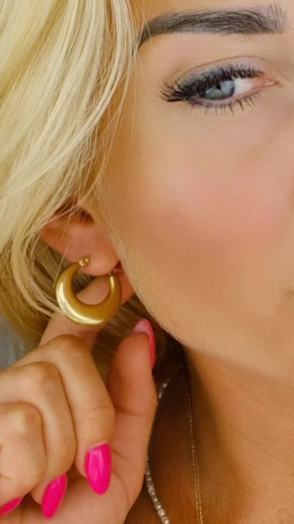 gold earrings made of stainless steel