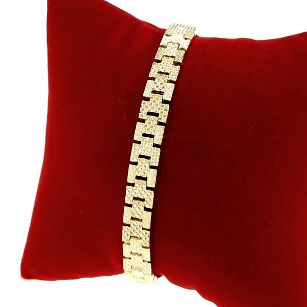 gold bracelet for a gold-plated leg