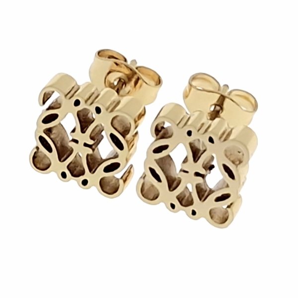 gold earrings made of stainless steel
