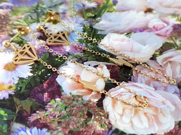 gold earrings made of stainless steel