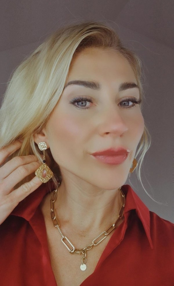 gold earrings made of stainless steel