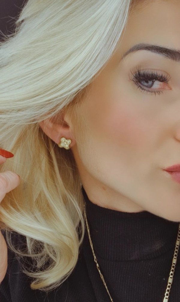 gold earrings made of stainless steel