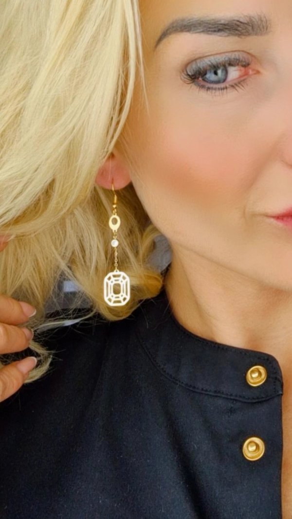 gold earrings made of stainless steel