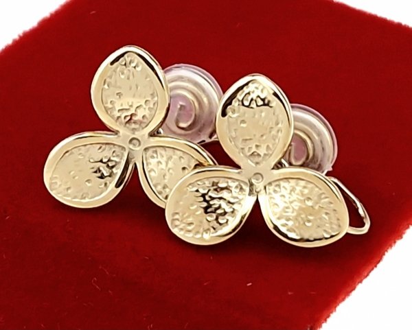 gold earrings made of stainless steel