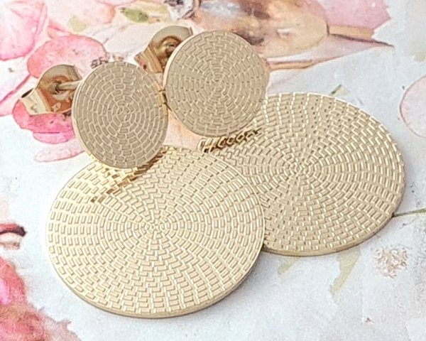 gold earrings made of stainless steel