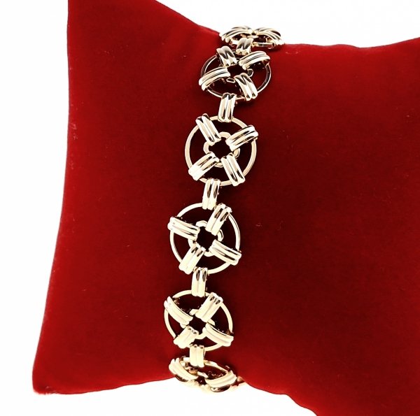 gold bracelet for a gold-plated leg