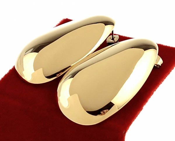 gold earrings made of stainless steel