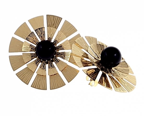 gold earrings made of stainless steel