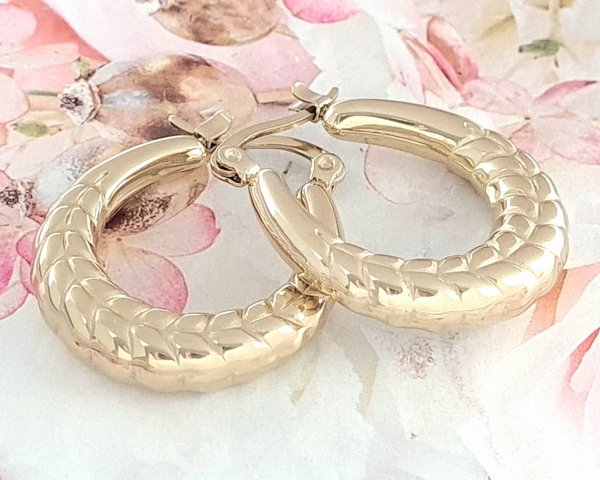 gold earrings made of stainless steel