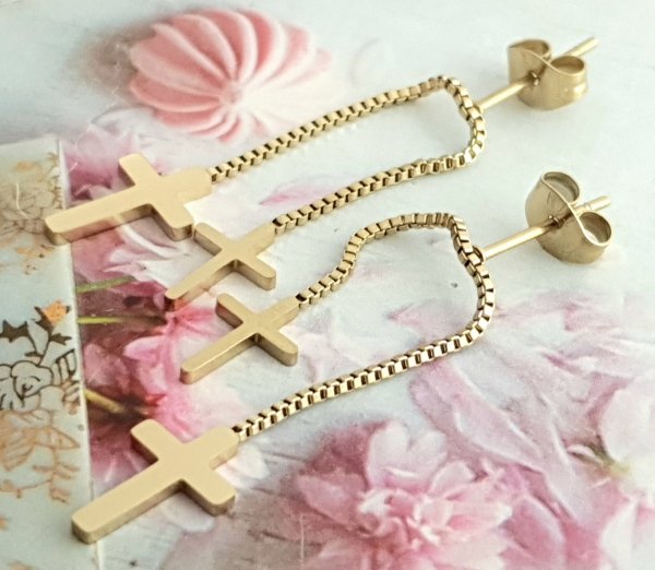 gold earrings made of stainless steel