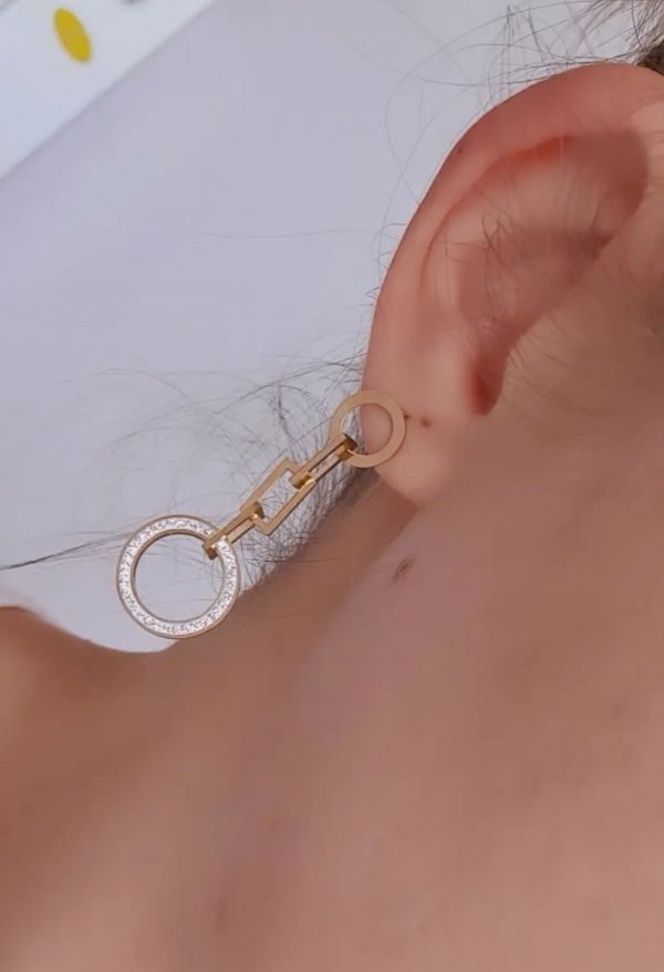 gold earrings made of stainless steel