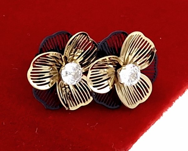 gold earrings made of stainless steel