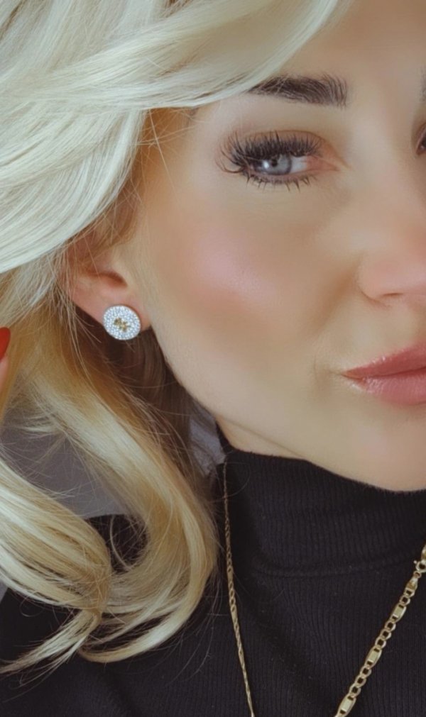 gold earrings made of stainless steel