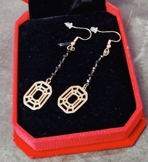 gold earrings made of stainless steel