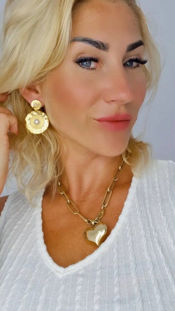 gold earrings made of stainless steel