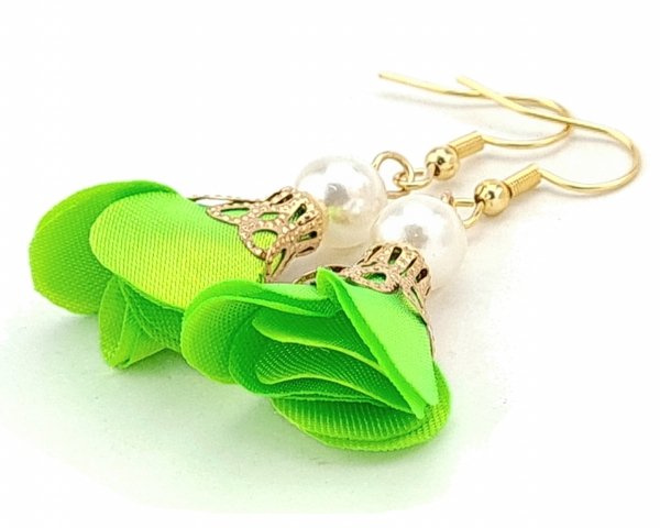 gold earrings made of stainless steel