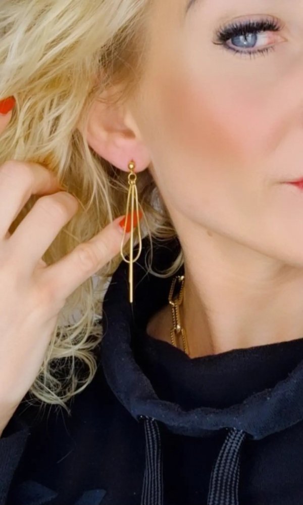 gold earrings made of stainless steel
