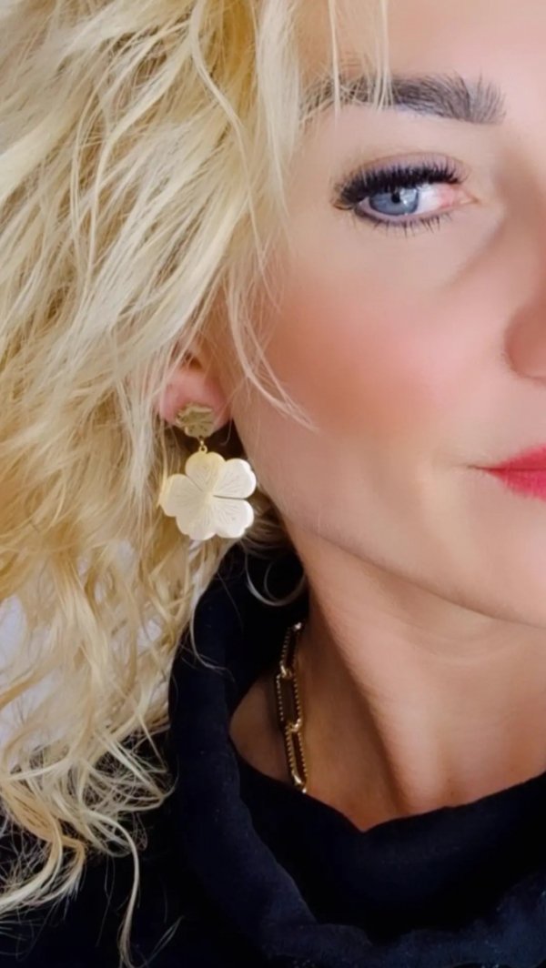 gold earrings made of stainless steel