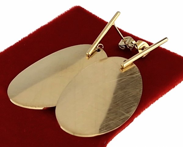 gold earrings made of stainless steel