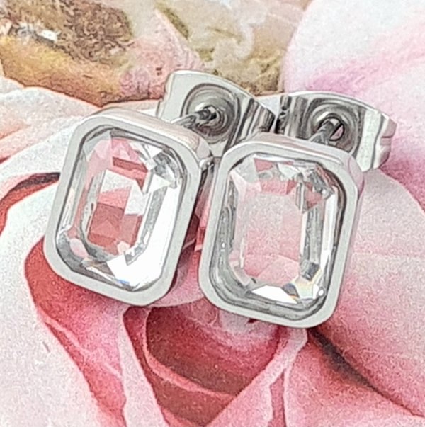 gold earrings made of stainless steel