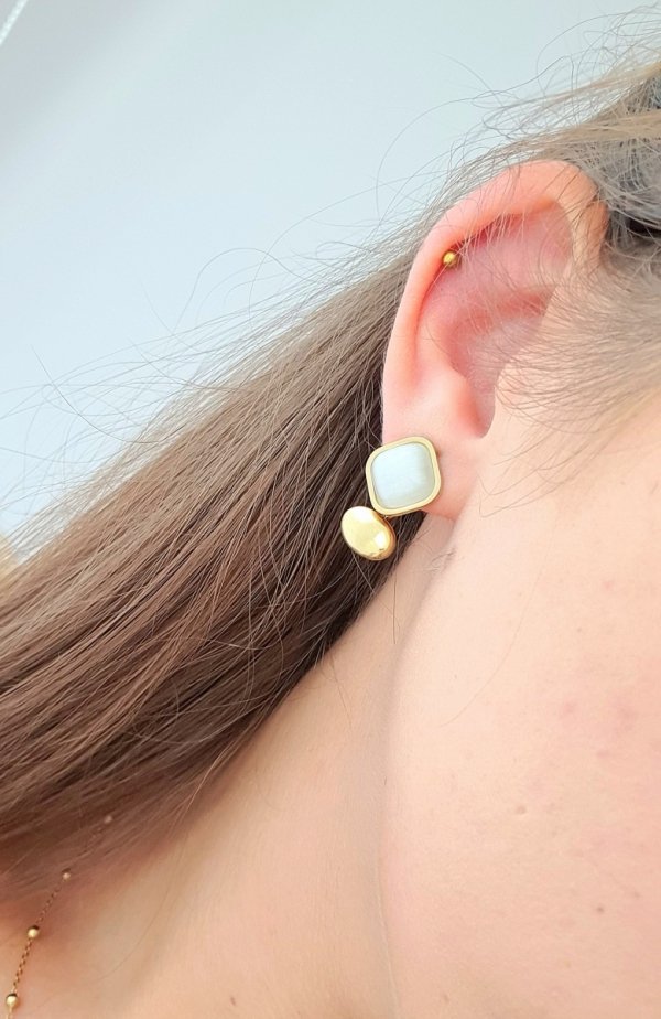 gold earrings made of stainless steel